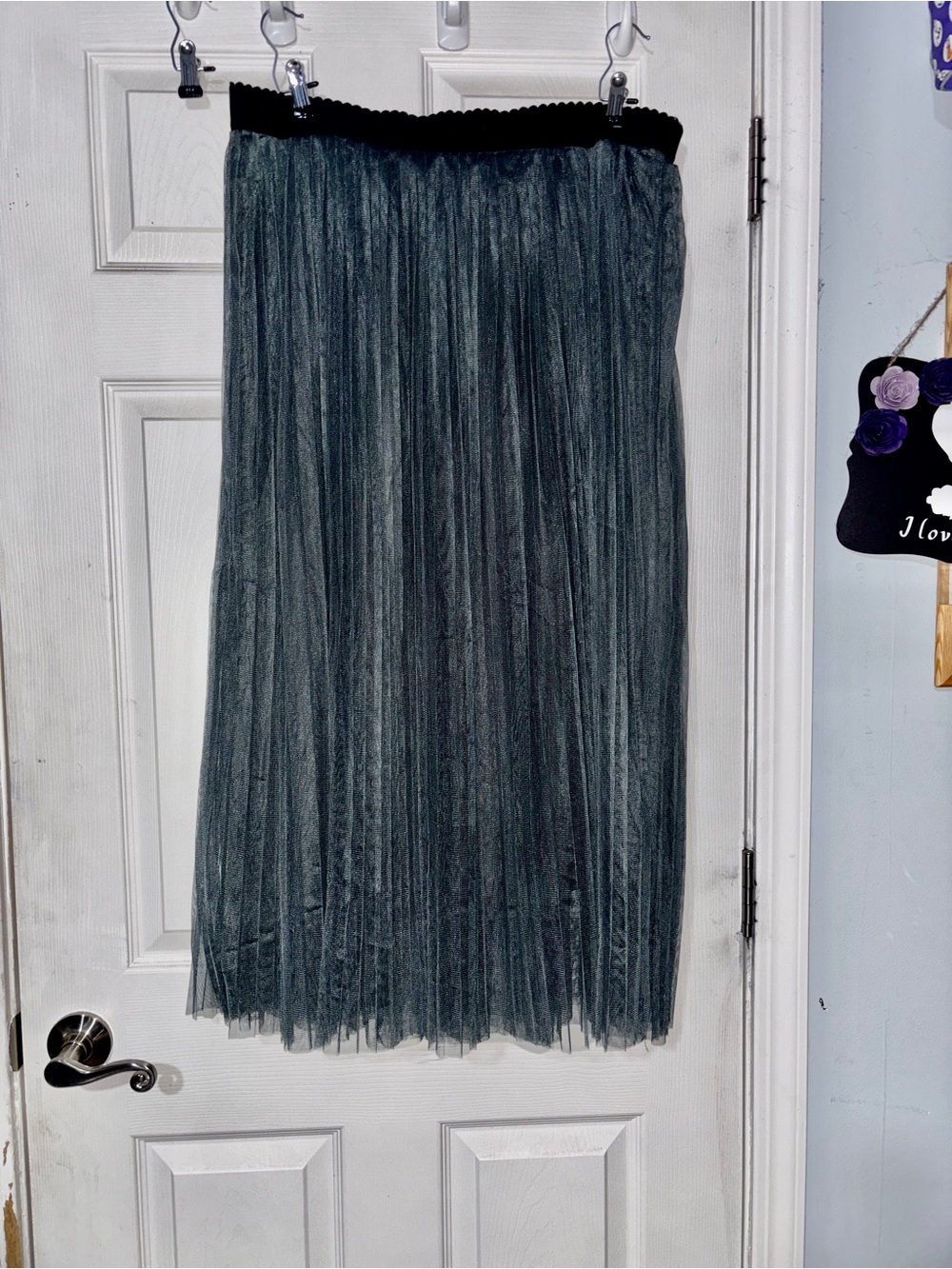 NWOT Zenana Outfitters Black Maxi Tulle Skirt